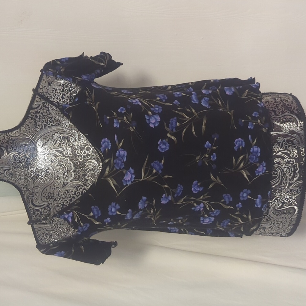 ✨5/$25✨ American Eagle floral cold shoulder top - Picture 5 of 8